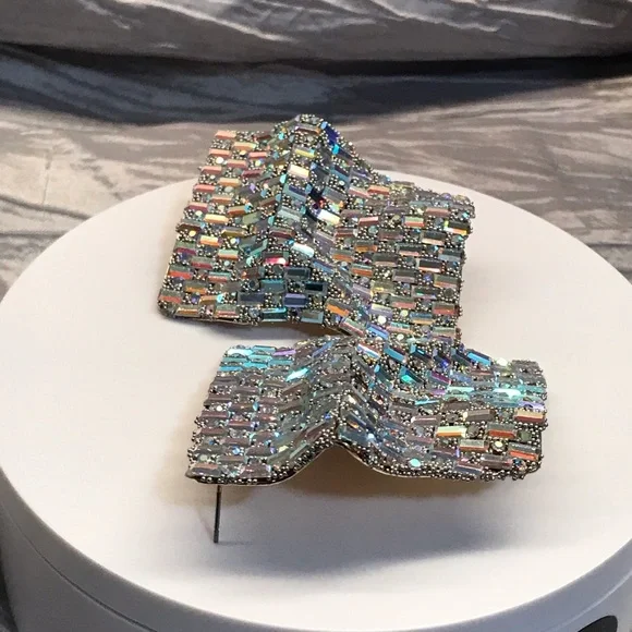 Sparkling Rhinestone Cuff Earrings - Picture 5 of 8